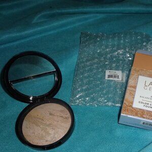 Medium-Baked Balance-n-Brighten Color Correcting Powder Foundation Laura Geller